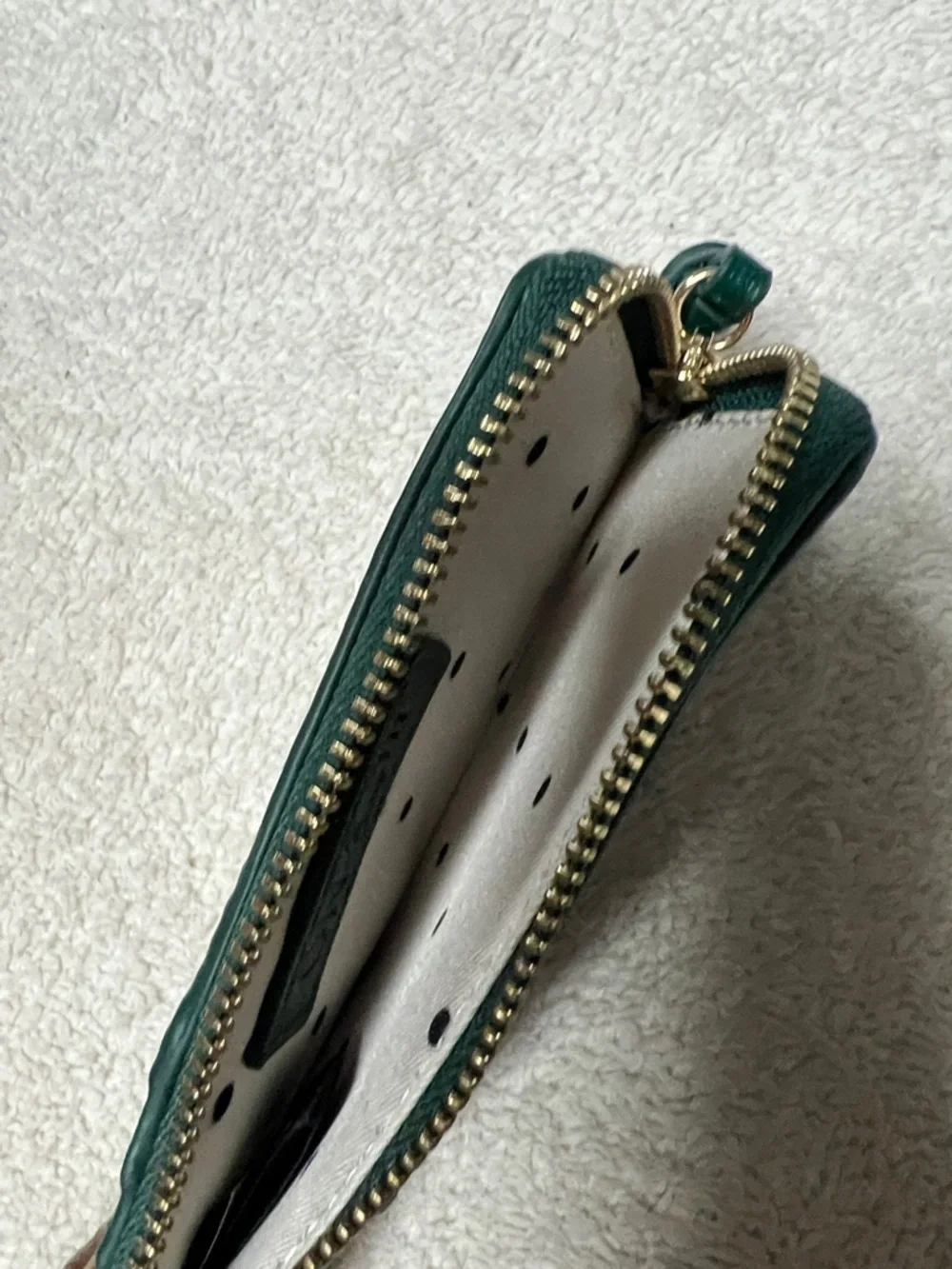 On 34th Ramonah Card Case Wallet